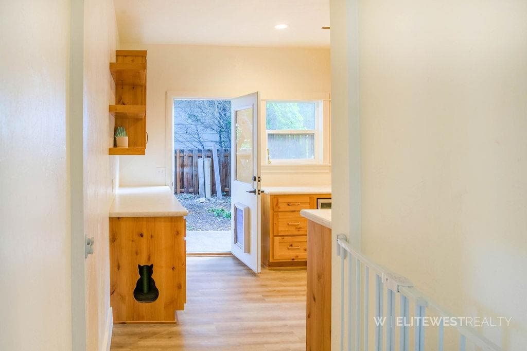 2513 Newton Ave — photo 43 of 74