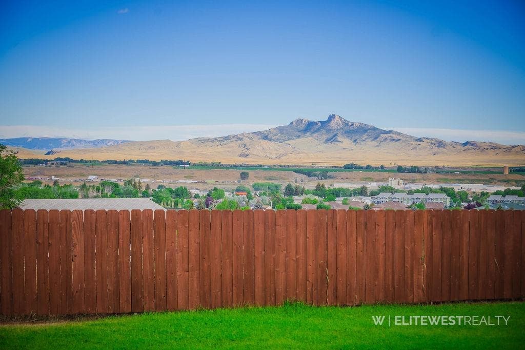 2513 Newton Ave — photo 6 of 74