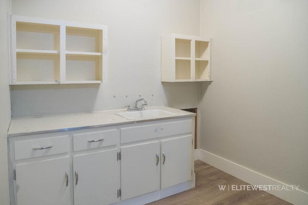 2513 Newton Ave — photo 55 of 74