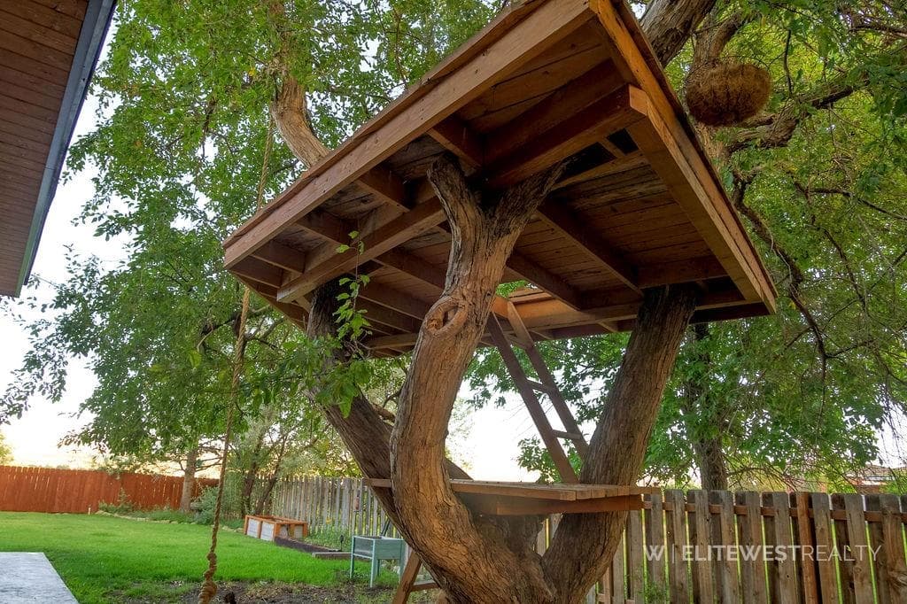 2513 Newton Ave — photo 58 of 74