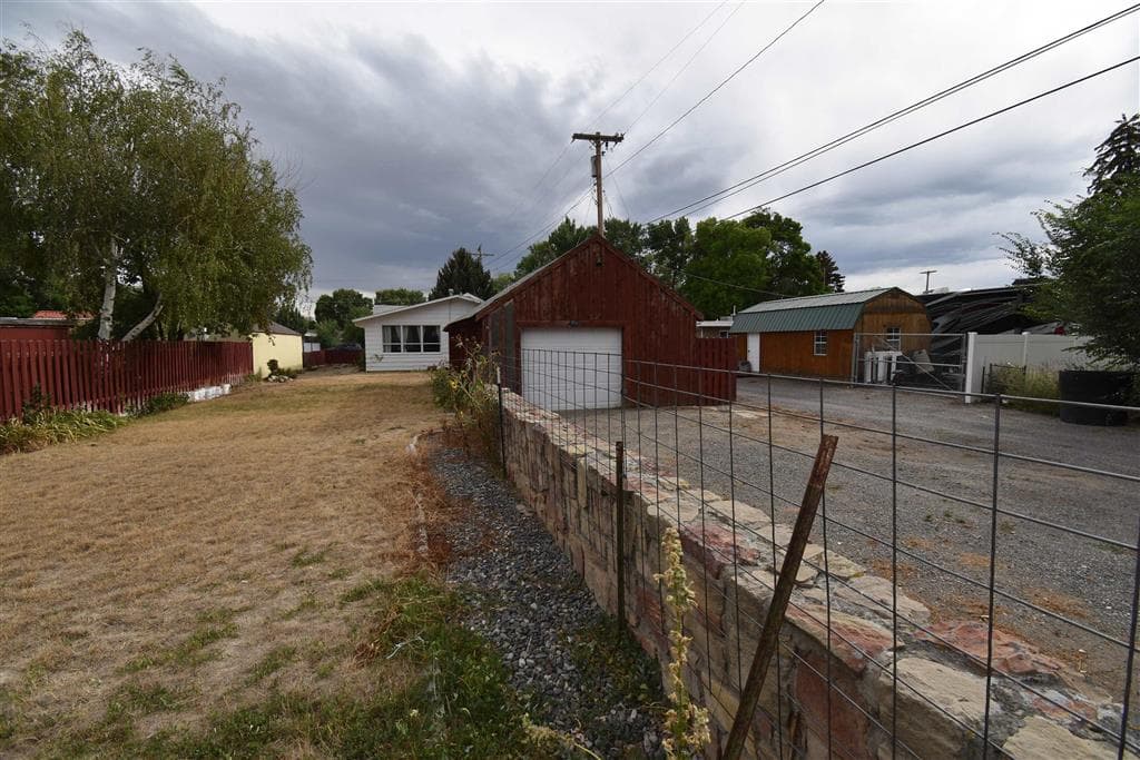 425 W 3rd — photo 27 of 30