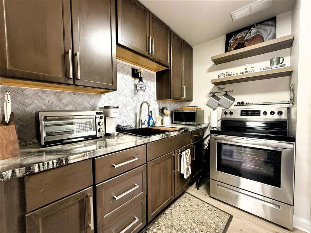 308 Hampshire — photo 13 of 29