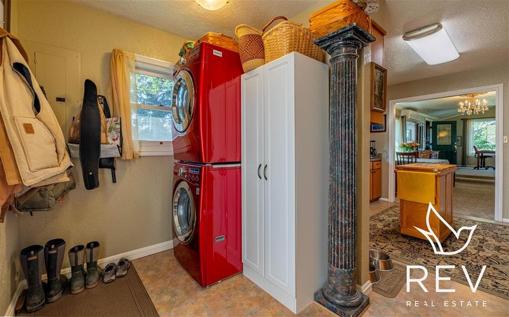 89 W Rocky Rd — photo 11 of 51