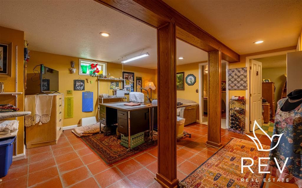 89 W Rocky Rd — photo 16 of 51