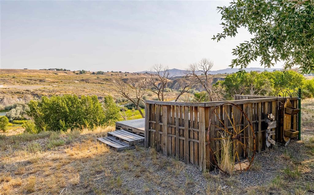 89 W Rocky Rd — photo 37 of 51