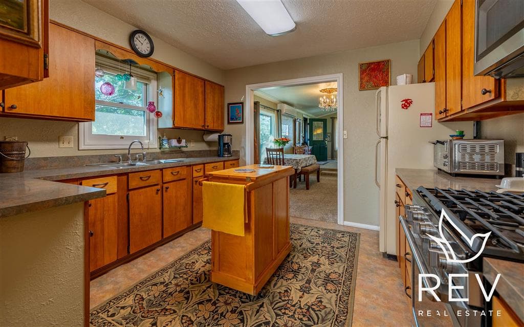 89 W Rocky Rd — photo 10 of 51