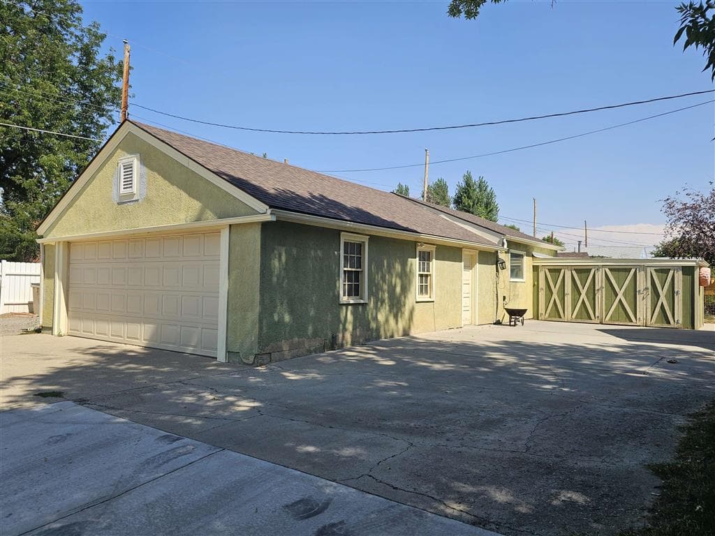 1301 Pulliam Ave — photo 2 of 26