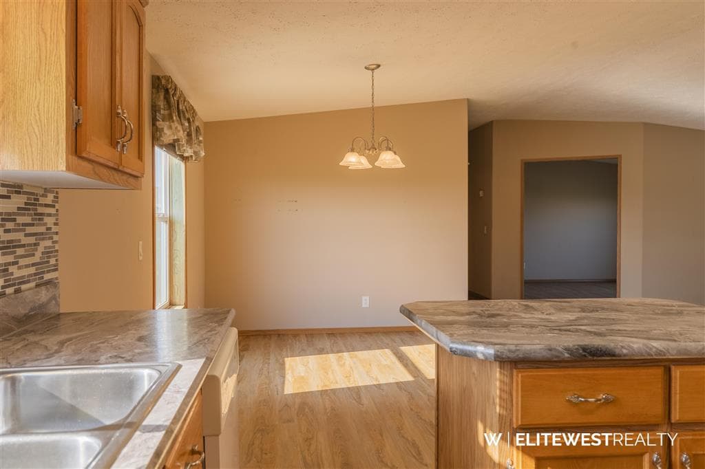 952 Road 6 — photo 17 of 72