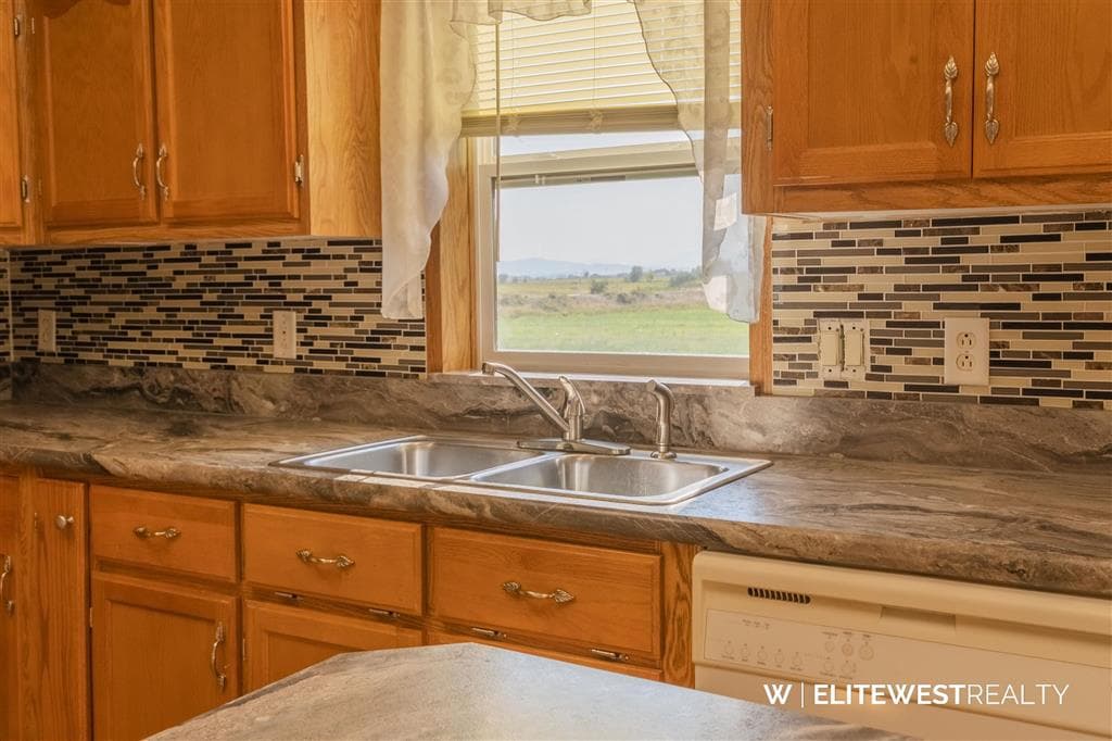 952 Road 6 — photo 9 of 72