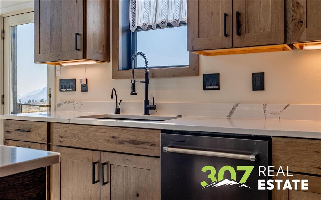 99 Irene Dr — photo 11 of 52