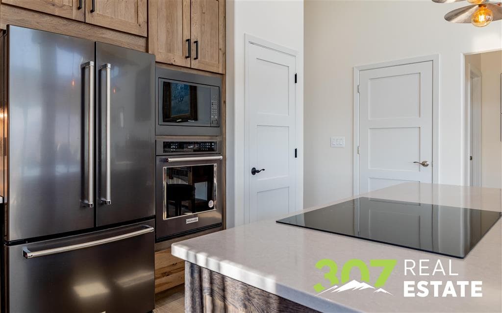 99 Irene Dr — photo 10 of 52