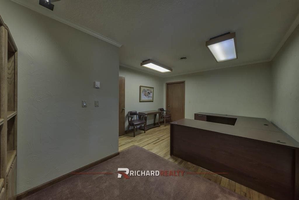 1015 Robertson Ave — photo 13 of 25