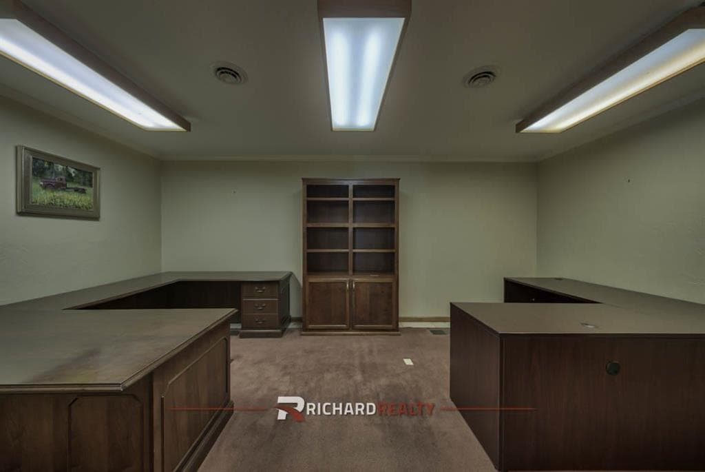 1015 Robertson Ave — photo 17 of 25