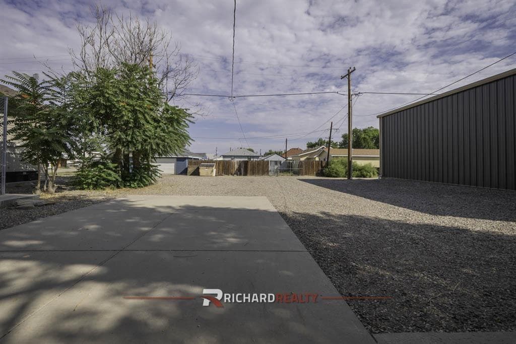 1015 Robertson Ave — photo 20 of 25