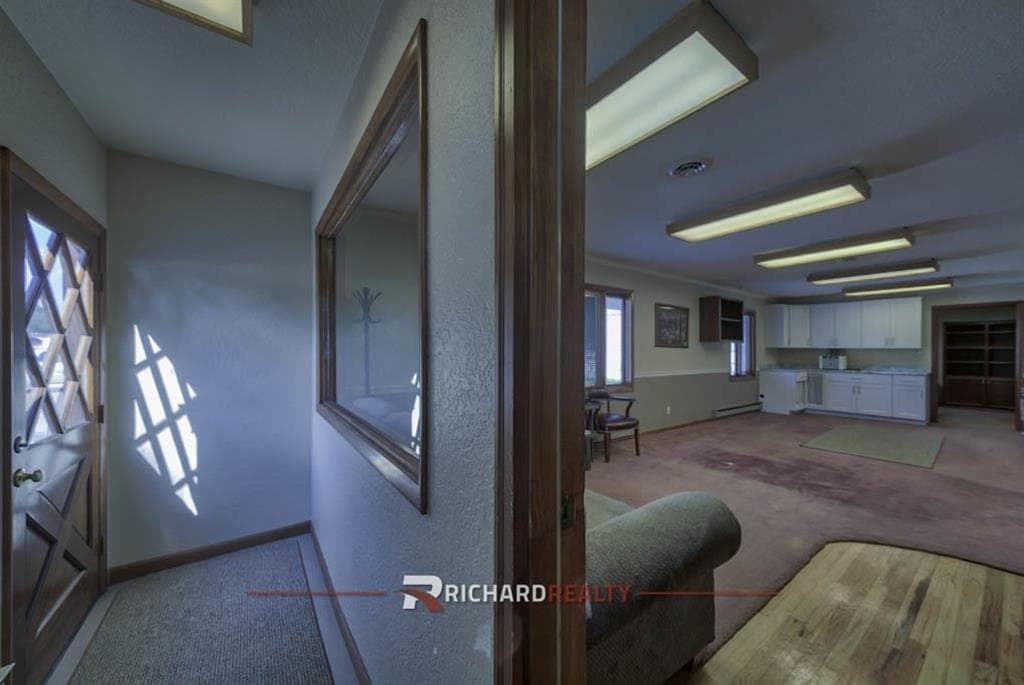 1015 Robertson Ave — photo 4 of 25