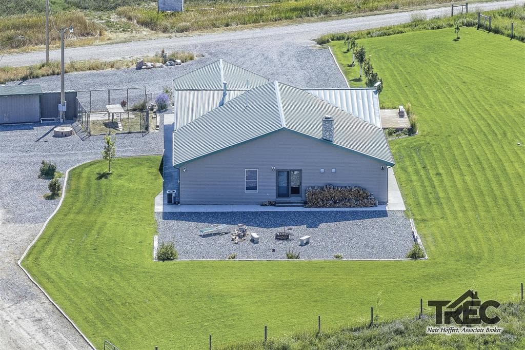 854 Road 22 1/2 — photo 12 of 94