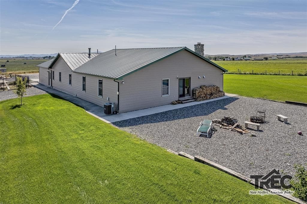 854 Road 22 1/2 — photo 13 of 94