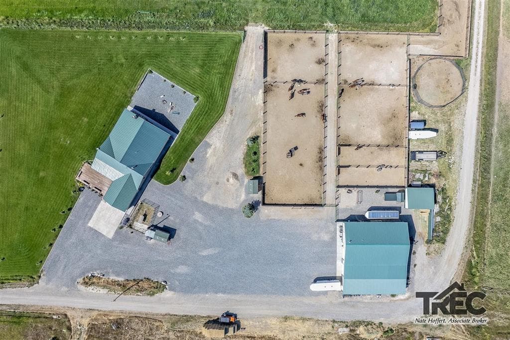 854 Road 22 1/2 — photo 14 of 94