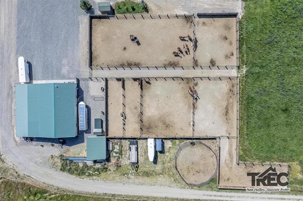 854 Road 22 1/2 — photo 15 of 94