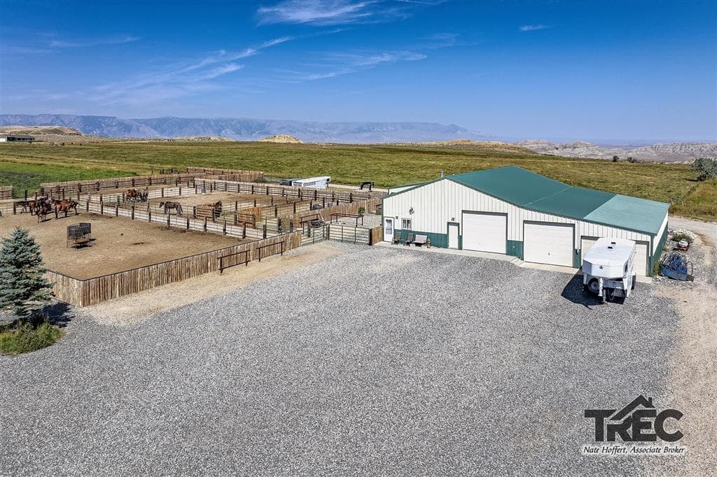 854 Road 22 1/2 — photo 16 of 94