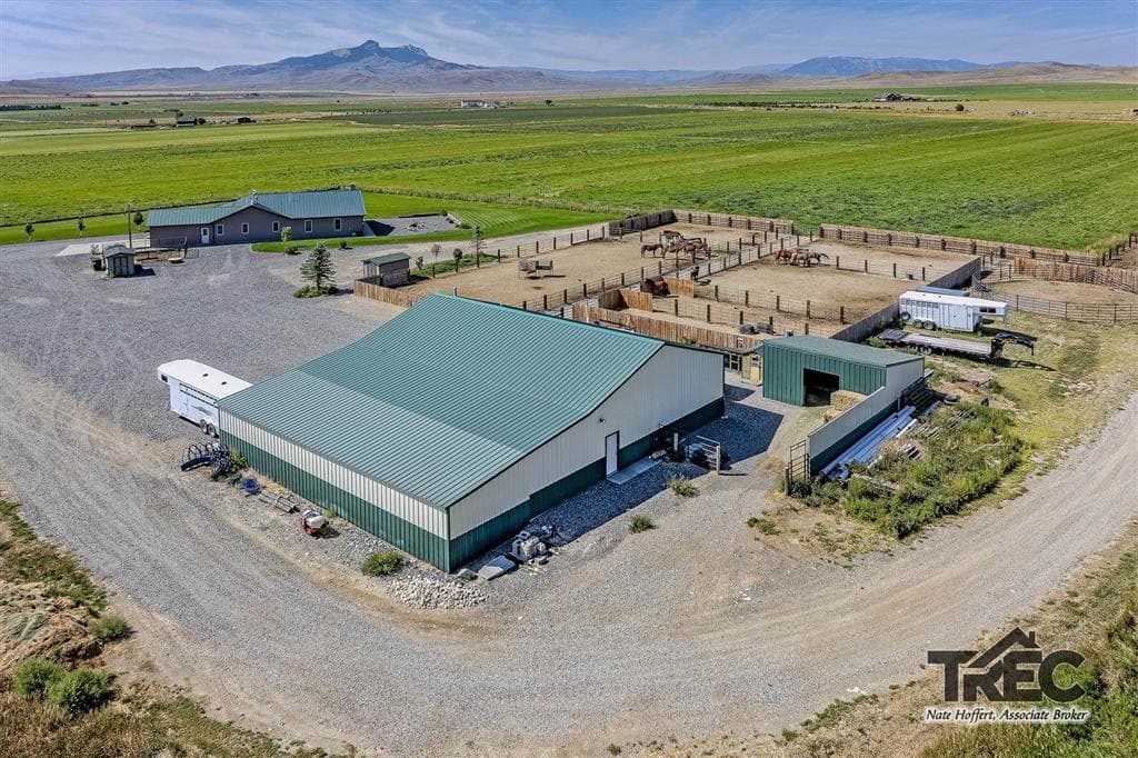 854 Road 22 1/2 — photo 19 of 94