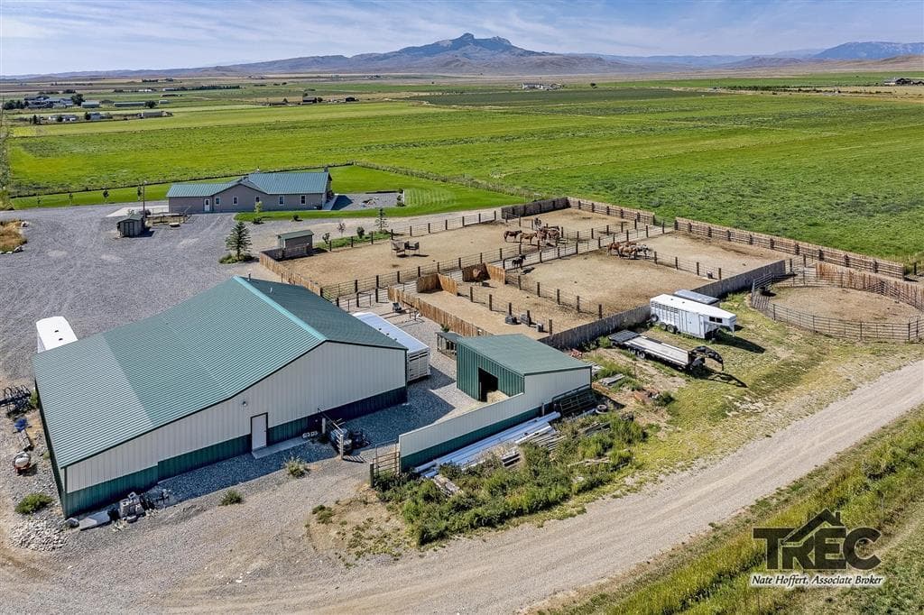 854 Road 22 1/2 — photo 20 of 94