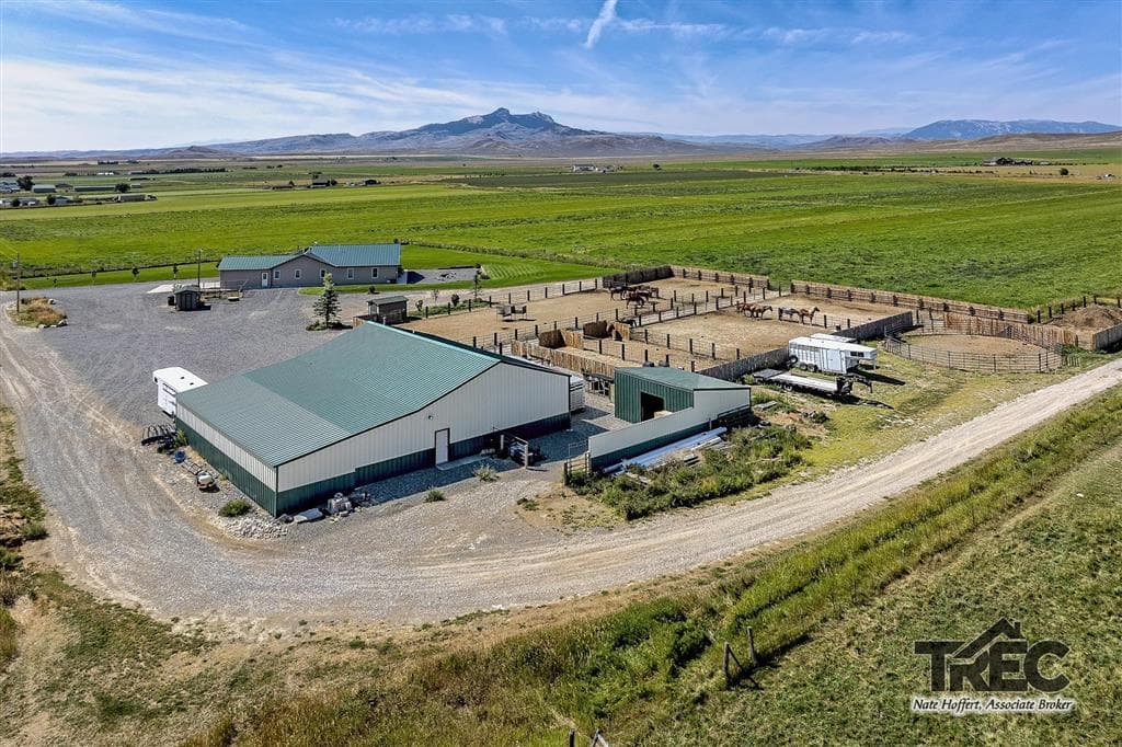 854 Road 22 1/2 — photo 21 of 94