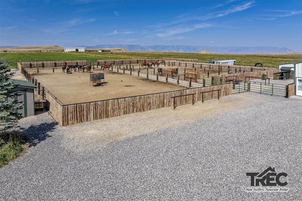 854 Road 22 1/2 — photo 28 of 94