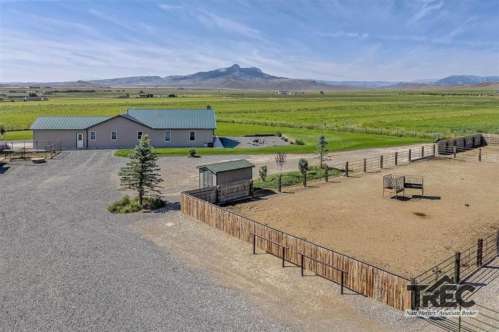 854 Road 22 1/2 — photo 30 of 94