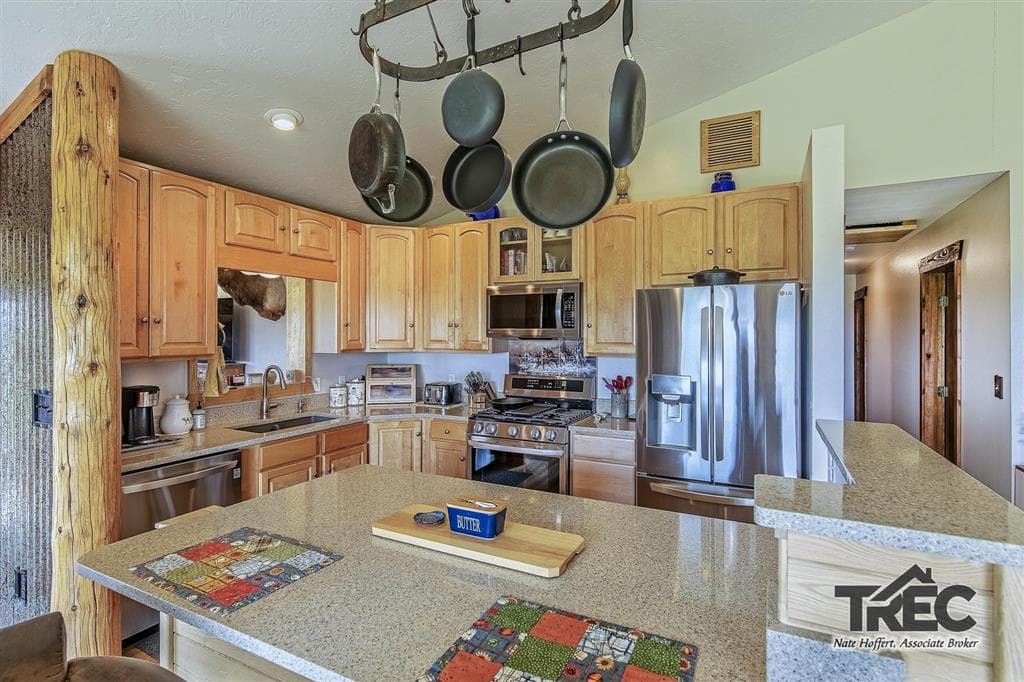 854 Road 22 1/2 — photo 43 of 94