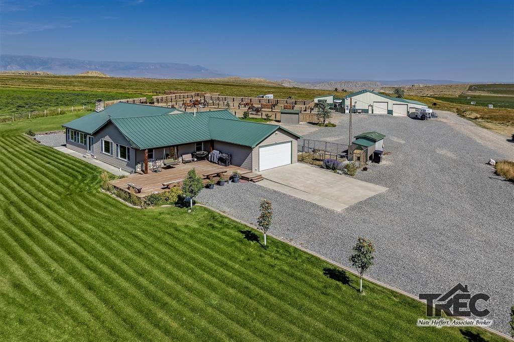 854 Road 22 1/2 — photo 6 of 94