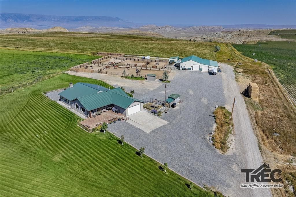 854 Road 22 1/2 — photo 7 of 94