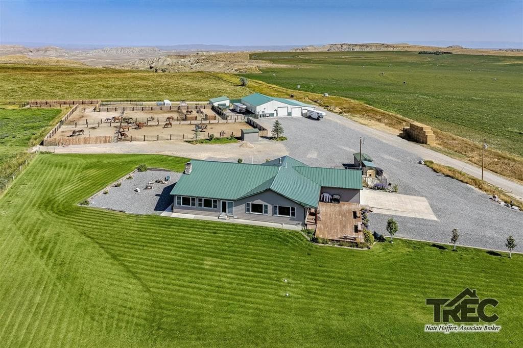 854 Road 22 1/2 — photo 8 of 94