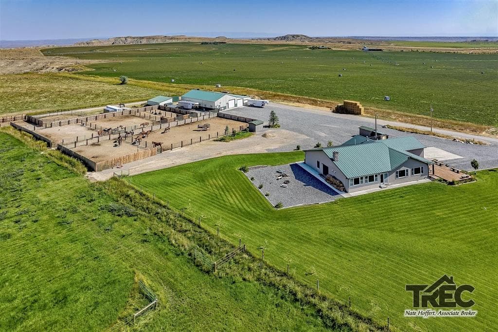 854 Road 22 1/2 — photo 9 of 94