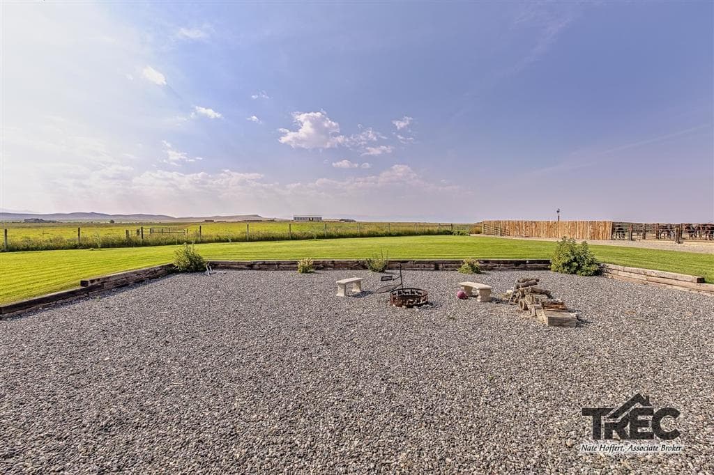 854 Road 22 1/2 — photo 92 of 94