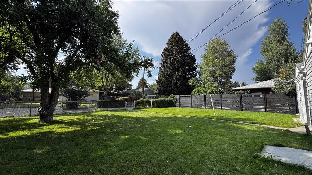 2107 23rd St — photo 12 of 13