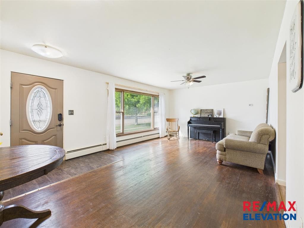 618 Montana Ave — photo 11 of 44