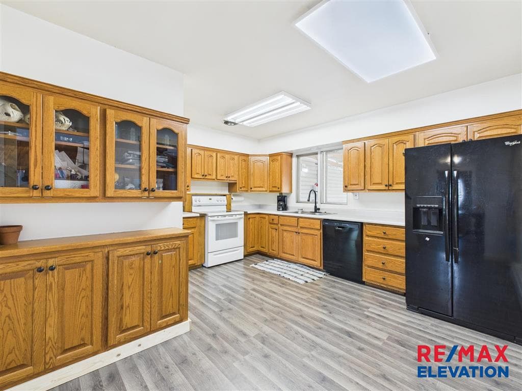 618 Montana Ave — photo 13 of 44