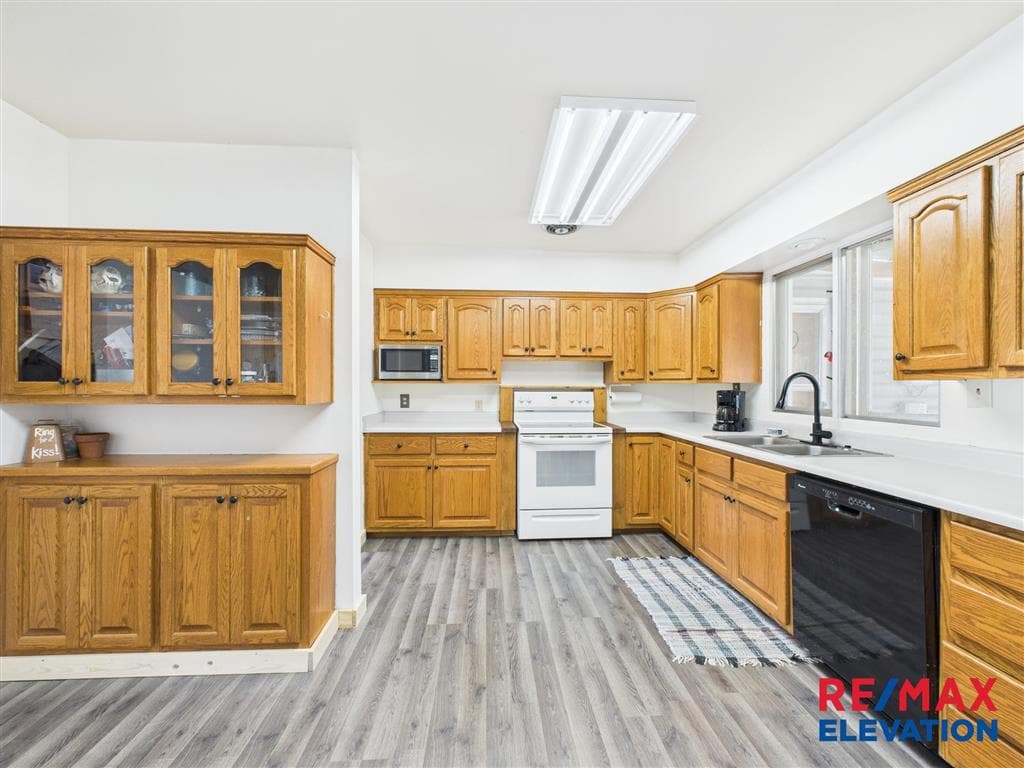 618 Montana Ave — photo 15 of 44