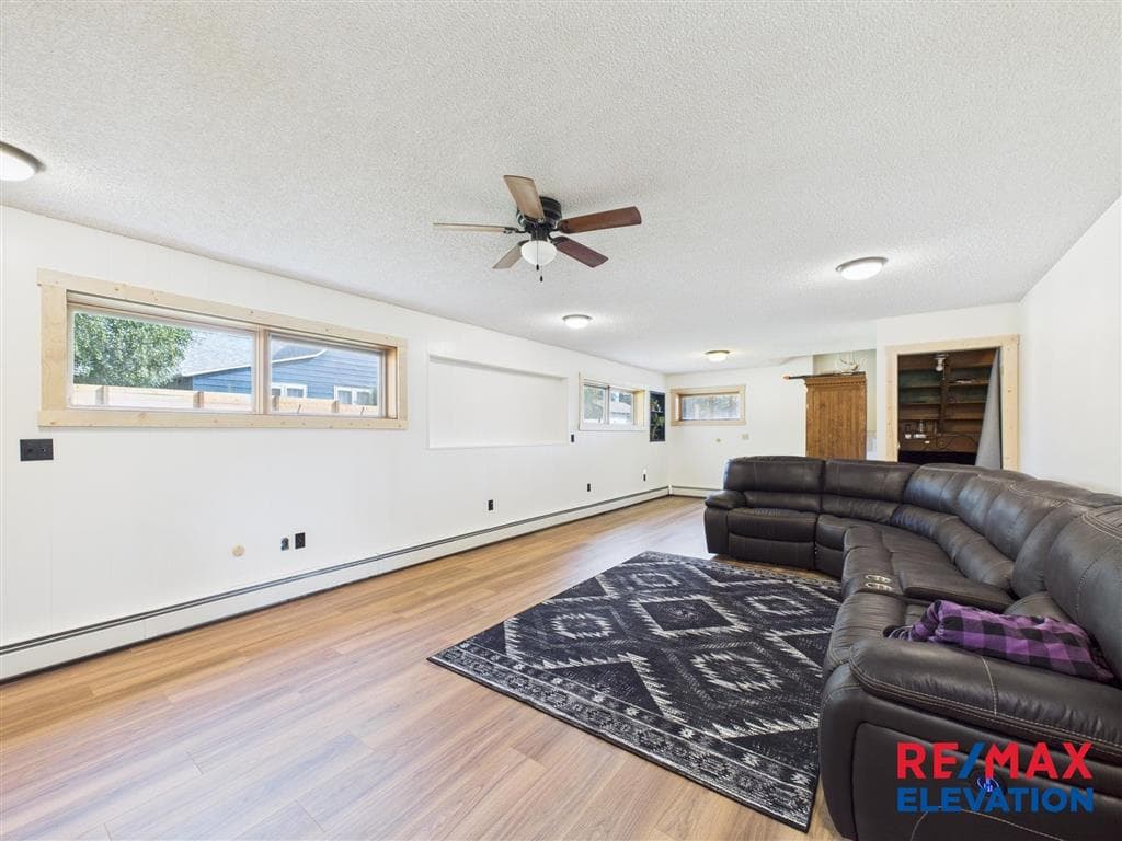 618 Montana Ave — photo 36 of 44