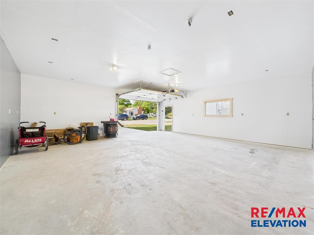 618 Montana Ave — photo 40 of 44