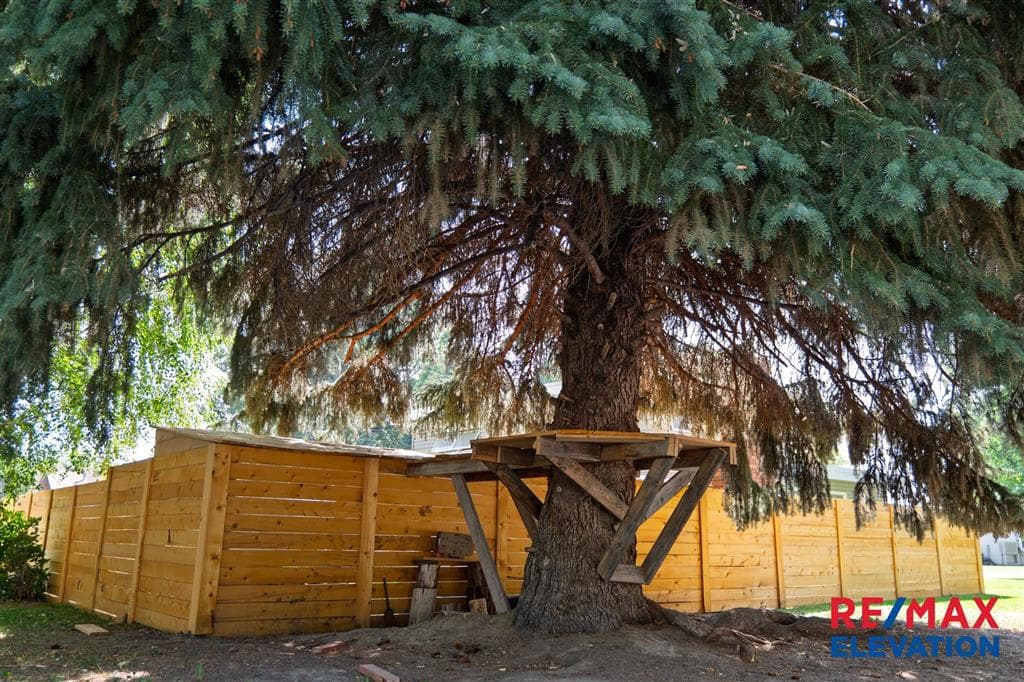 618 Montana Ave — photo 8 of 44