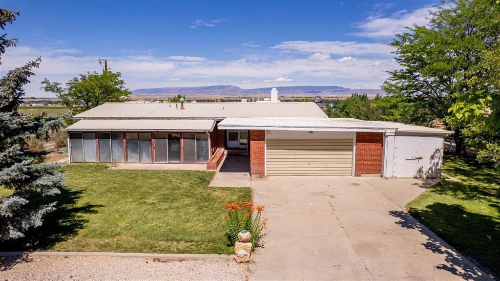 1039 Lane 12 photo 1