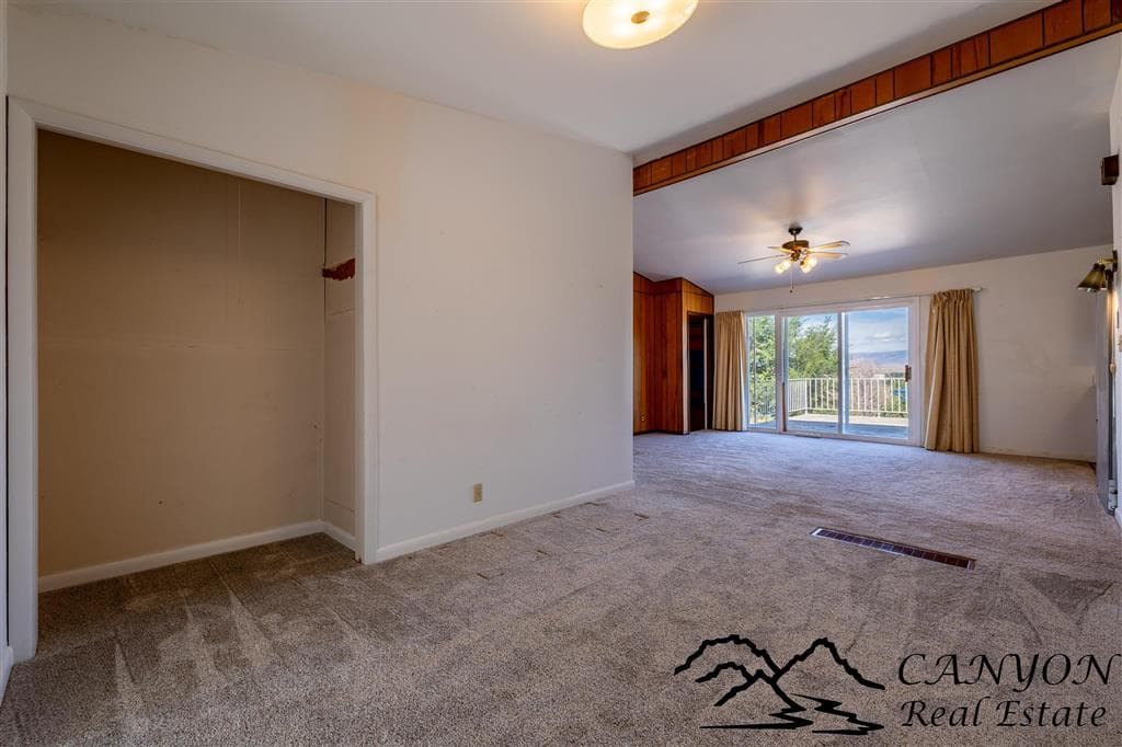 1039 Lane 12 — photo 11 of 54