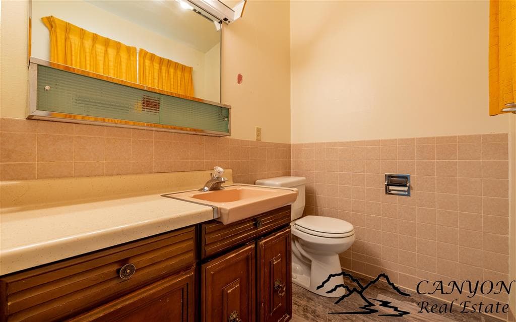 1039 Lane 12 — photo 13 of 54