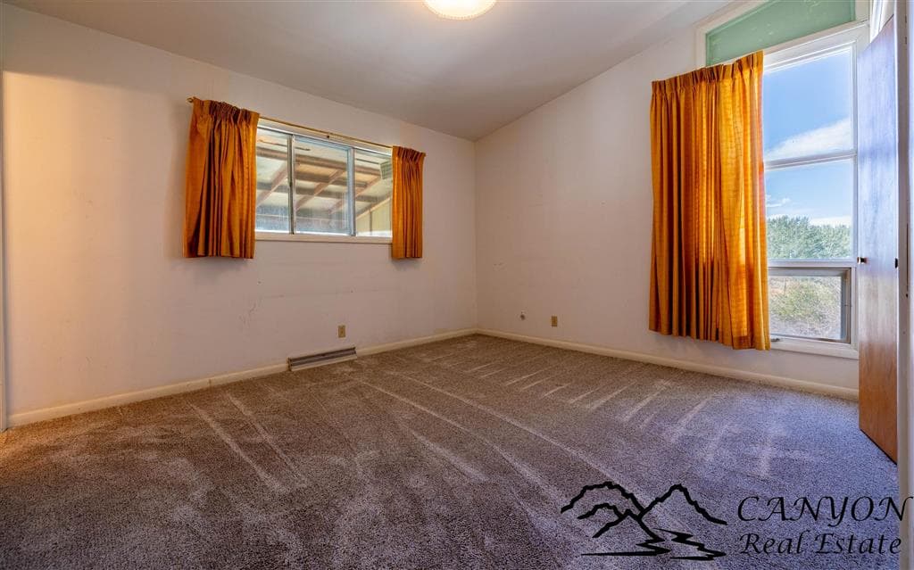 1039 Lane 12 — photo 14 of 54