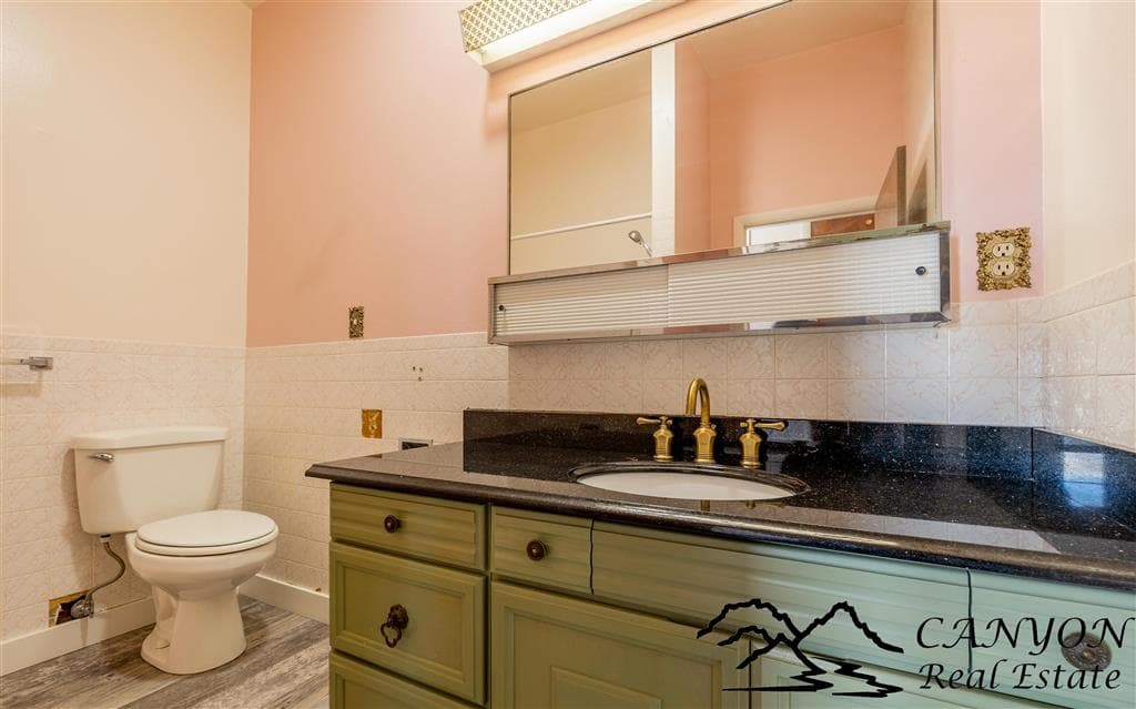 1039 Lane 12 — photo 17 of 54