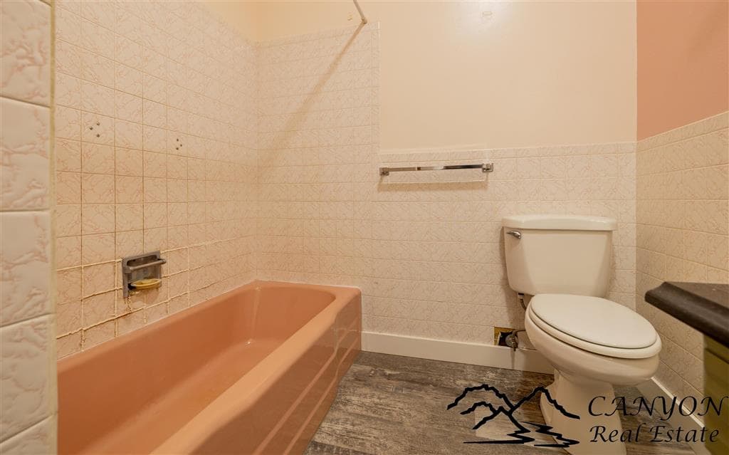 1039 Lane 12 — photo 18 of 54