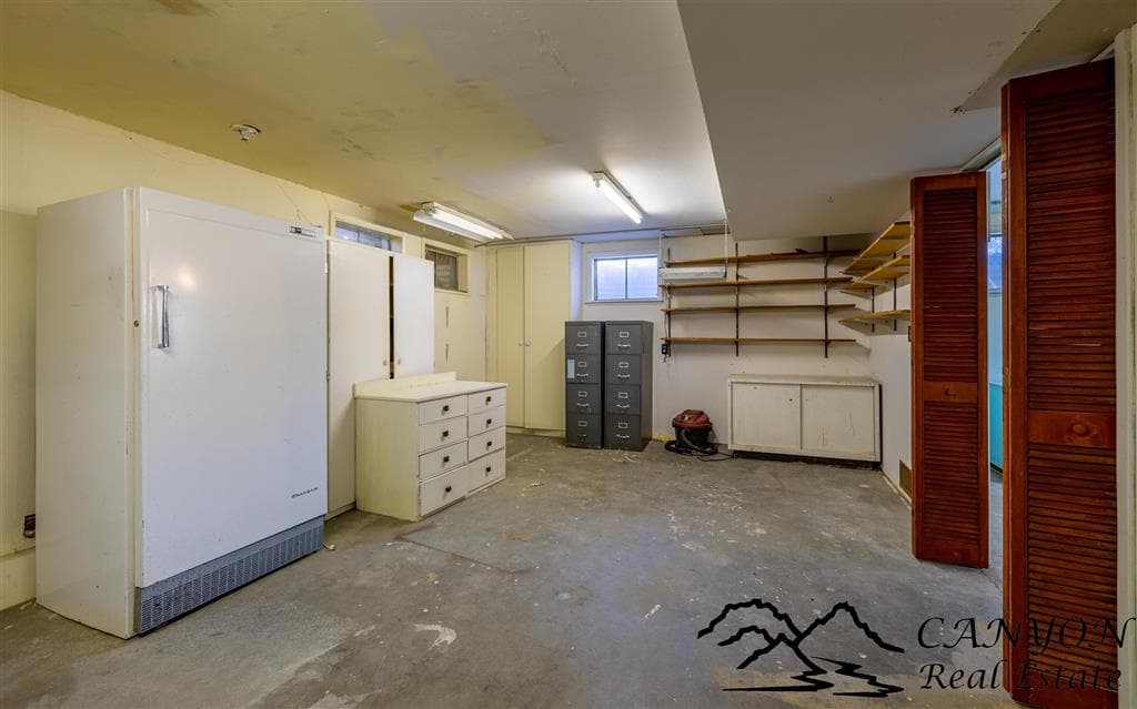 1039 Lane 12 — photo 20 of 54