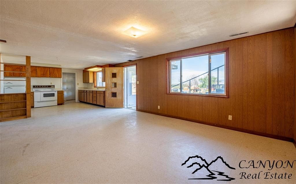 1039 Lane 12 — photo 26 of 54